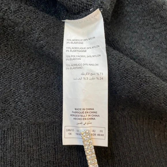 Women's Love & Legend Black & White Unicorn Crew Neck Sweater Plus 1X Fuzzy Soft - Picture 7 of 13